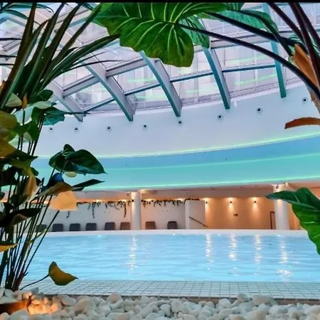 Hanza Tower Family 20 & Pool & Jacussi *